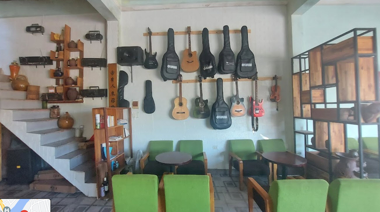guitar shop.jpg