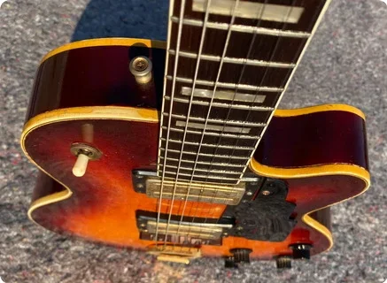 Guild-Bluesbird-M-75-1969-Cherry-Sunburst-big.webp
