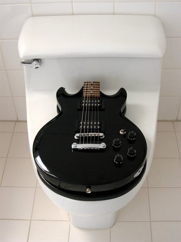 Guitar-toilet (1).jpg